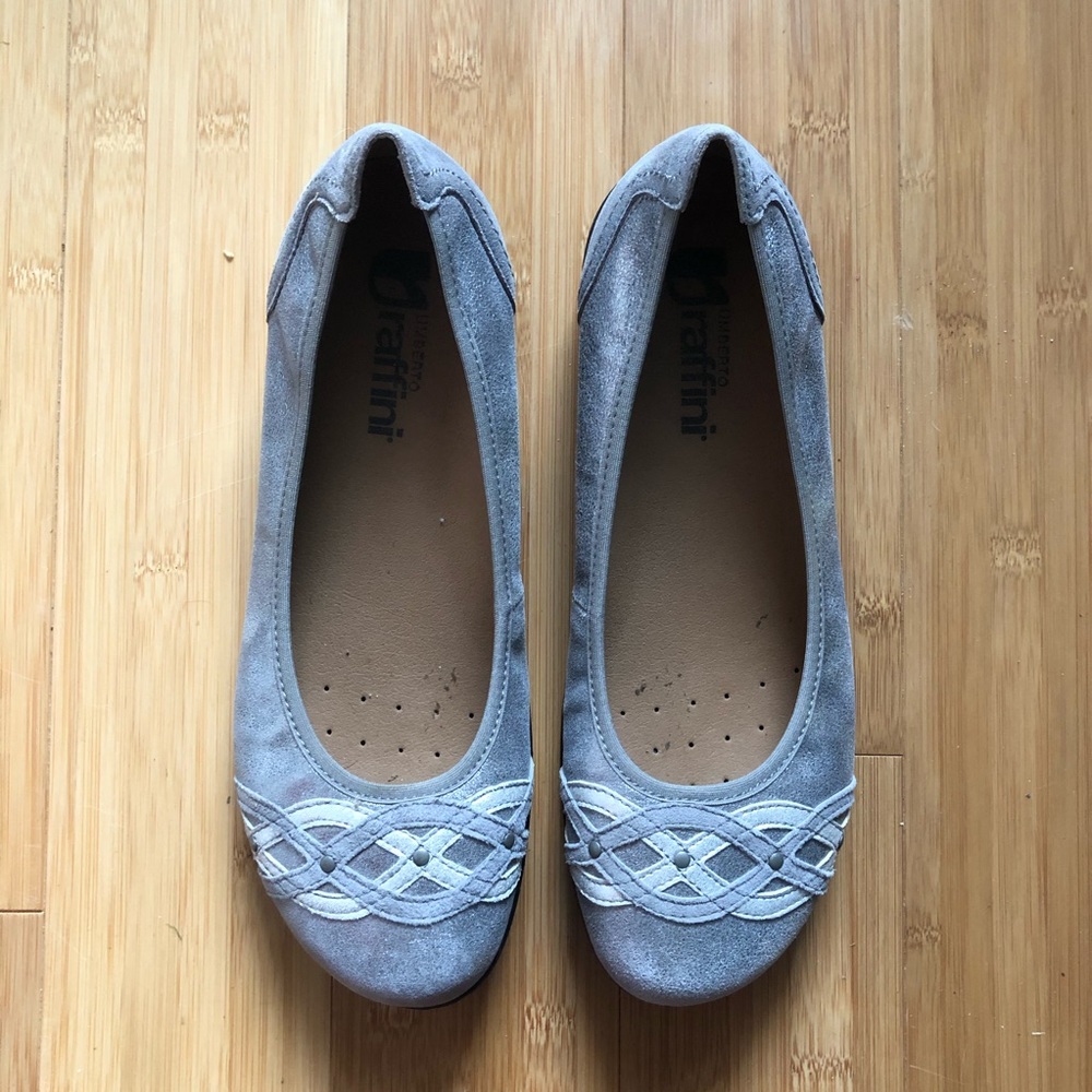 Grey orthopedic flats